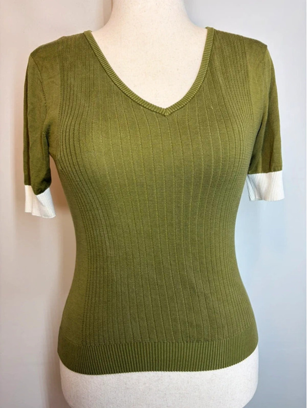 US Small Etcetera brand olive green knit top v neck silk